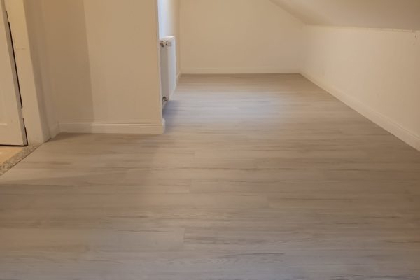 pose-de-parquet-stratifié-val-de-ruz