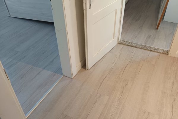 pose-de-parquet-stratifié-val-de-ruz