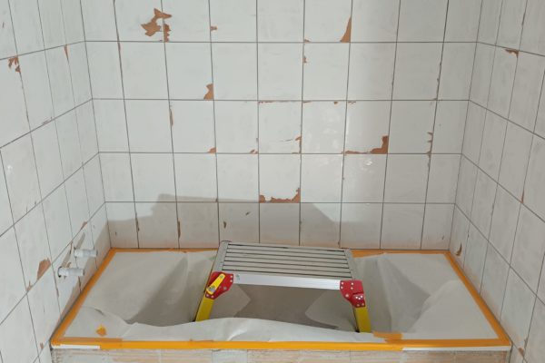 pose-de-carrelage-mural-fleurier